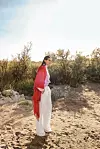 ŠAL 3339 KN I REMEN 1089 KN, SVE MAXMARA ; HLAČE PROENZA SCHOULER 6350 KN I VESTA VICTORIA BECKHAM 3700 KN, SVE HERALDI; NAUŠNICE TADEJ , 1369 KN