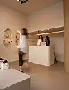 Minimalistički porstor u skladu je s minimalističkim nakitom