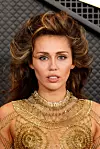 Miley Cyrus na dodjeli nagrada Grammy oduševila je svojim beauty odabirima