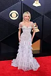Sabrina Carpenter u Valentino haljini