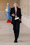 Gigi Hadid je nosila reviju Victorije Beckham u Parizu 2022.