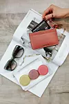 Držač kartica Ted Baker 45,99€ (346,51 kn)/ ogrlica Aldo 11,95€ (90,00 kn)/ sunčane naočale Missoni, Optika Optotim 88,90€ (669,82 kn)
