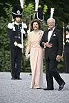 Kraljica Silvia i kralj Carl Gustaf ipred palače Drottningholm
