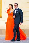 Princeza Victoria u raskošnoj crvenoj haljini sa suprugom, princom Danijelom