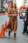 Manekenka Alexina Graham također se pojavljuje u filmu
