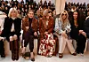 Da njeno ime ima težinu u svijetu mode, dokazuje prvi red sjedala na modnoj reviji Chloe ove godine u Parizu: s glumicama Selmom Blair, Diane Kruger, Juliette Lewis i modnom mogulicom Annom Wintour