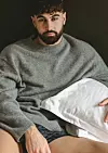 Vesta od kašmira COS, bokserice od svile INTIMISSIMI, čarape od kašmira ARKET