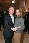 S kćeri Stellom McCartney 2016. u Londonu