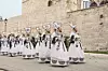Maske u stilu paške čipke u karnevalskoj povorci.