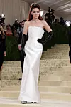 Gigi Hadid u glamuroznoj haljini modne kuće Prada