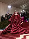 Gigi Hadid u Versace kreaciji 2022.