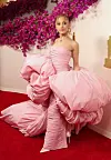 Ariana Grande u kreaciji modnog brenda Giambattista Valli