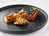 Kogushima Wagyu A5, brioš, prah od ljutike, karamelizirana ljutika, shiitake gljive, timijan