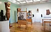 Izložba obuhvaća osobne predmete, fotografije, memorabilije, javnosti manje poznate filmske snimke članova obitelji