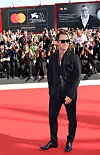 VENICE, ITALY - SEPTEMBER 01: Jude Law attends the Campari award ceremony to Luca Bigazzi during the 76th Venice Film Festival at Sala Grande on September 01, 2019 in Venice, Italy. (Photo by Elisabetta Villa/Getty Images for Campari)