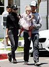 Irina Shayk i Bradley Cooper u šetnji s kćerkicom Leom De Seine Shayk Cooper u Los Angelesu 2019.