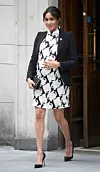 Crno-bijela kombinacija s mini haljinom smatra se Meghaninim najodvažnijim outfitom do sad