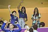 Antonella Roccuzzo sa sinom Thiagom čije je ime istetovirala na dlan desne ruke