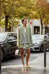 IMAXTREE Street style Pariz; Pastelne zelene tonove vežite uz bijele i bež modne dodatke