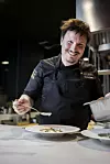 Marin Pleše nakon prakse i rad u vrhunskim restoranima vratio se u rodnu Malinsku gdje gradi vlastitu gastro priču