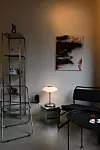 Tattoo salon je minimalistički uređen