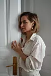 Tina ljeti veću pažnju posvećuje njezi kože negoli šminki, zbog čega joj koža najbolje izgleda po povratku u Zagreb
