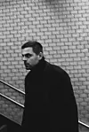 Upoznao je poznatog glumca Gillesa Lellouchea, kojim je oduševljen, a u Parizu je upoznao i domaće snage - manekenku Farettu i slikara Davora Vrankića