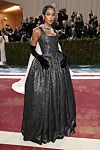 Laura Harrier u Victor Glemaud haljini