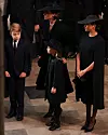 Britanski princ George od Walesa, britanska Catherine, princeza od Walesa, britanska princeza Charlotte od Walesa i Meghan, vojvotkinja od Sussexa nazoče državnom sprovodu