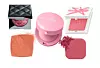 Blush Couture - Ooh la la! sadrži dvije ružičaste nijanse 24,95€ Artdeco/ Les Tarots de Chanel baršunasto mat rumenilo, nijansa An Orange Coral 65€ Chanel/ Petite Boite Ronde Blush legendarno rumenilo u novoj verziji, nijansa Rose Tendresse 13,90€ Bourjois/ Fenty Cheeks vodootporno rumenilo, nijansa Petal Poppin‘ 34€ Fenty Beauty/ Cheeks&Eyes Match rumenilo i sjenilo za oči, nijansa Wonderful Strawberry, 50€ Dolce& Gabbana