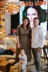 Ana Ćosić Pajurin i Matija Pajurin s kćerkicom
