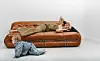Helena: haljina Izakova, ogrlica Efhi kewelry, narukvica Zara Joakim: hlače i jakna Izakova