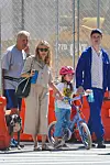 New York, NY - Sienna Miller and her gang enjoy a stroll in NYC this afternoon. *UK Clients - Pictures Containing Children Please Pixelate Face Prior To Publication*, Image: 468973149, License: Rights-managed, Restrictions: , Model Release: no, Credit line: Profimedia, Backgrid USA