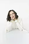 Ljupka Gojić Mikić nosi odijelo Twinset i majicu Reserved/ naušnice, lančić i narukvice Prahir Fine Jewellery