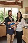 AUCKLAND, NEW ZEALAND - AUGUST 2: In this handout photo provided by the Office of the Prime Minister of New Zealand, Prime Minister Jacinda Ardern and partner Clarke Gayford pose with their baby daughter Neve Gayford at their home on August 2, 2018 in Auckland, New Zealand. (Photo by Derek Henderson/Office of the Prime Minister of New Zealand via Getty Images)