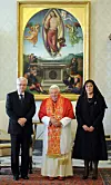 Bivši hrvatski predsjednik Ivo Josipović i njegova supruga Tatjana Josipović 2010. na susretu s papom Benediktom XVI.