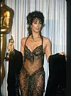 Za film ‘Opčinjena mjesecom‘ je 1988. dobila Oscar za najbolju žensku ulogu