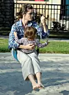 S najstarijom od svoje troje djece 2008. kad je njezina curica, Frances Pen, imala godinu dana