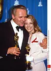 S Jodie Foster na dodjeli Oscara 1992., kad je nagrađen za najbolju mušku glavnu ulogu, ulogu Hannibal Lectera