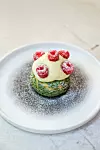 Choux pistacija i malina