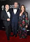 S Michaelom G. Wilsonom i Barbarom Brocoli na gala večeri u Los Angelesu lani