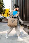 Ležerni stil Hailey Bieber.