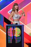 Taylor Swift je Globalna ikona i prva žena koja je osvojila tu nagradu.
