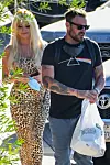 Los Angeles, CA - *PREMIUM-EXCLUSIVE* - Newly single Brian Austin Green and Courtney Stodden pictured enjoying lunch together at a local Mexican eatery. Shot on 06/13/2020. BACKGRID USA 15 JUNE 2020,Image: 531916604, License: Rights-managed, Restrictions: , Model Release: no, Credit line: BACKGRID / Backgrid USA / Profimedia