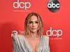 Jennifer Lopez nosi ‘vlažni‘ bob