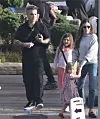 Robbie Williams i Ayla Field imju četvero djece od kojih je dvoe najmlađih rodila surogat majka