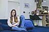 Unatoč disleksiji i disgrafiji, Katja uspješno balansira školu i glumu, zahvaljujući individualiziranom programu i razumijevanju profesora