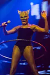Grace Jones je nastupila s hulahupom