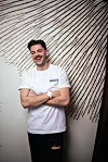 Filip je inženjer strojarstva i brodogradnje