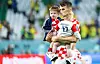 Pobjedu protiv Brazila i plasman Hrvatske u polufinale Svjetskog prvenstva u Katru Ante Budimir je proslavio sa sinovima
